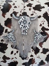 Load image into Gallery viewer, Cow and Sliver Freshie