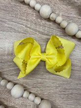Load image into Gallery viewer, 4.5" Classic Scalloped Hair Bow | Clip or Headband