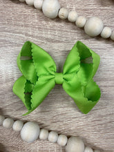 Load image into Gallery viewer, 4.5" Classic Scalloped Hair Bow | Clip or Headband