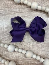 Load image into Gallery viewer, 4.5" Classic Scalloped Hair Bow | Clip or Headband