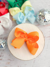Load image into Gallery viewer, 4.5" Classic Scalloped Hair Bow | Clip or Headband
